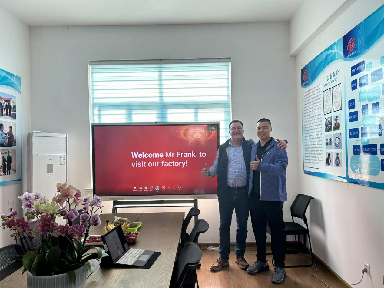 Clientul belgian a vizitat fabrica de două ori